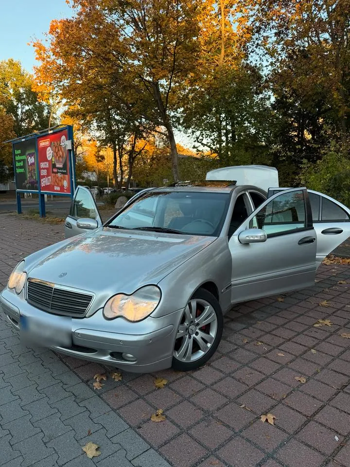 Mercedes-Benz C200