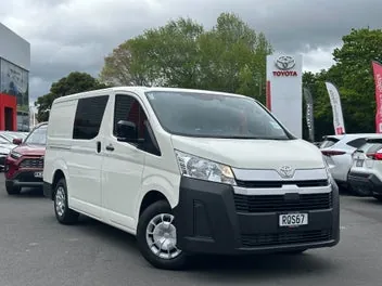 Toyota Hiace 2026 photo 2