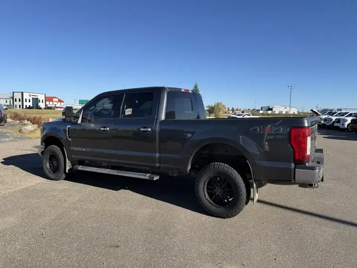 Ford Super Duty F-350 2017 photo 4