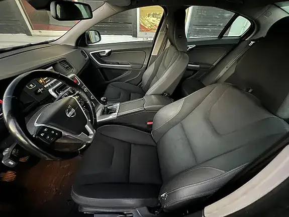 Volvo S60 2011 photo 5