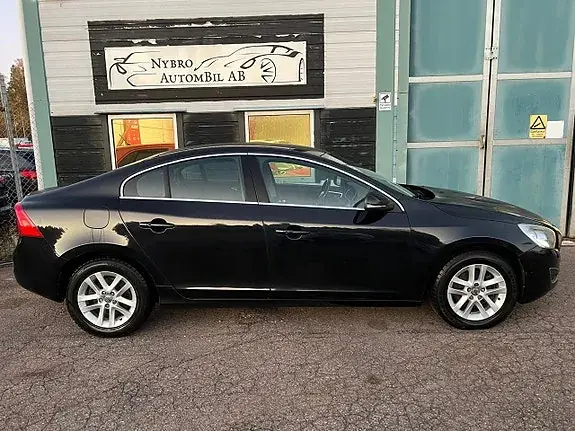 Volvo S60 2011 photo 2