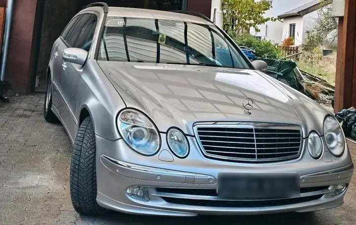 Mercedes-Benz E-Klasse W211