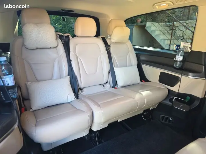 Mercedes-Benz V 2023 photo 5