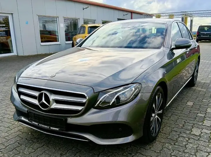 Mercedes-Benz E 200