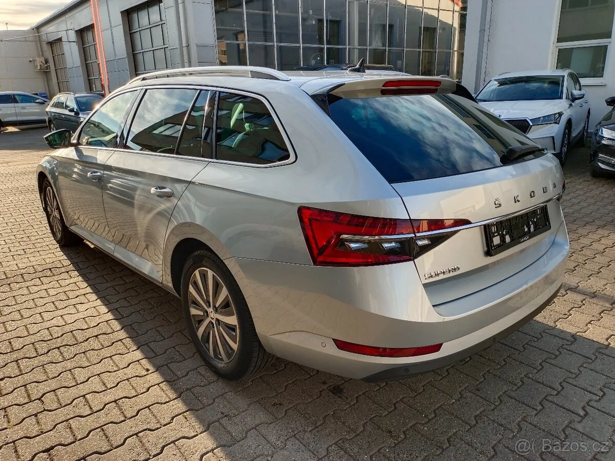 Skoda Superb 2022 photo 3