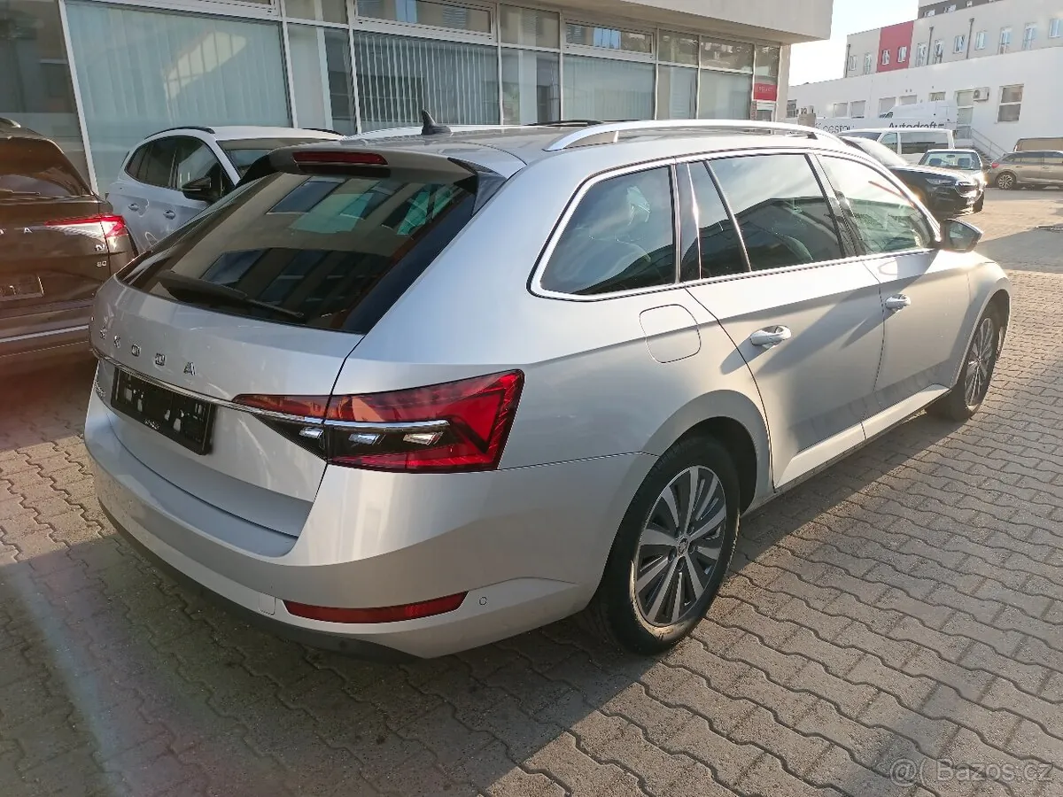 Skoda Superb 2022 photo 4