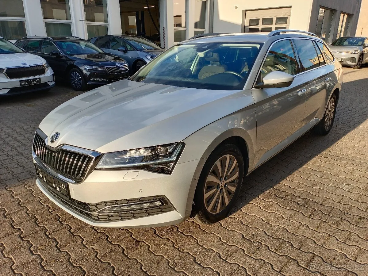 Skoda Superb 2022 photo 2