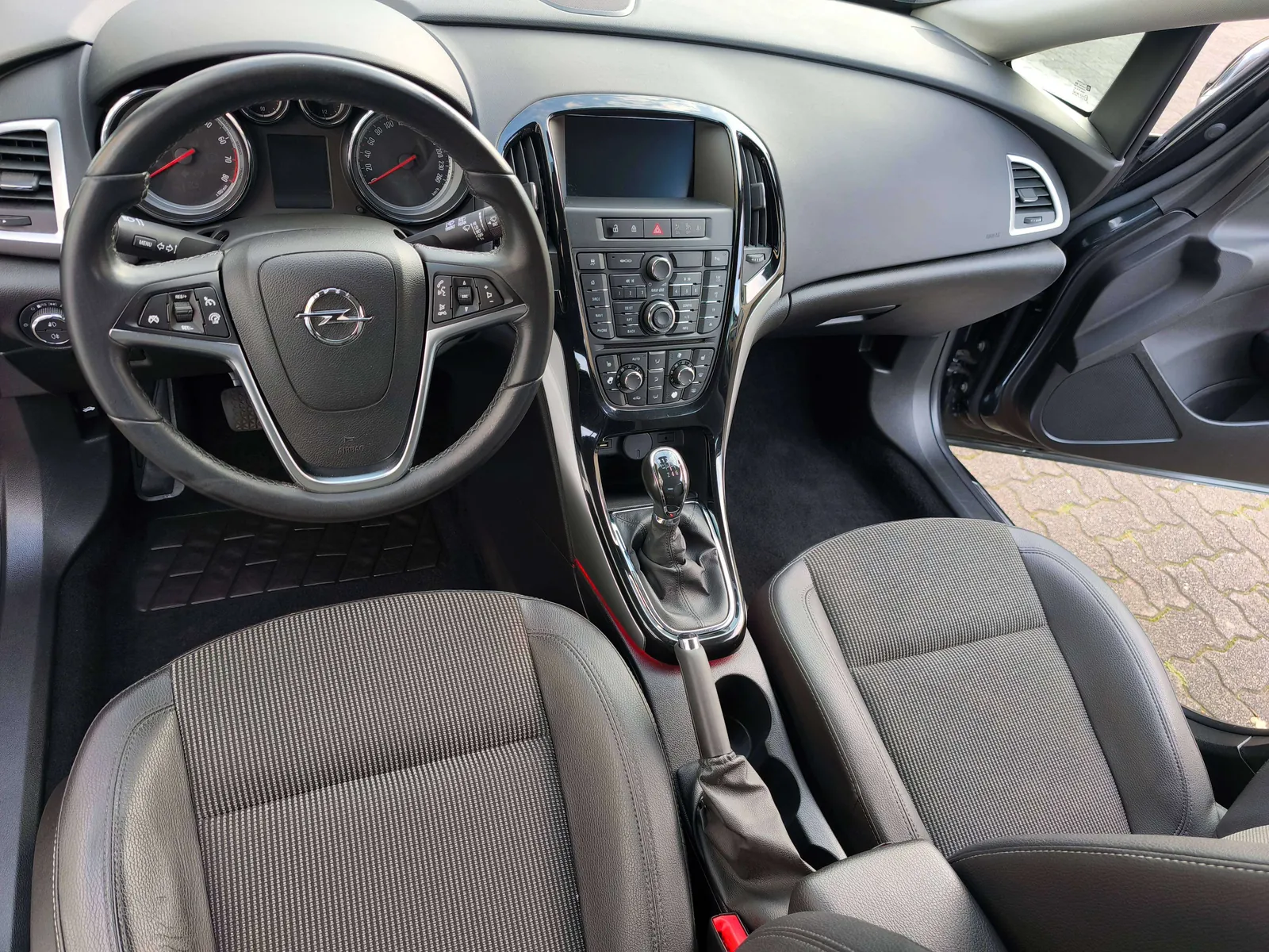 Opel Astra 2015 photo 5