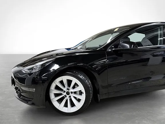 Tesla Model 3 2022 photo 2