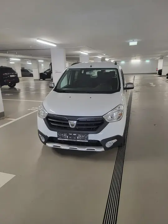 Dacia Lodgy Stepway 2016 photo 2