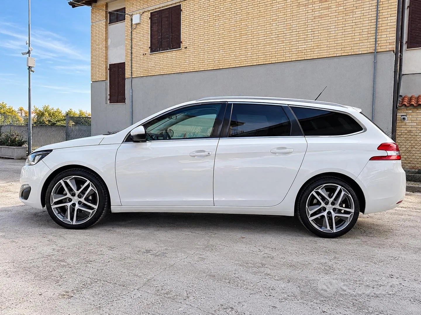 Peugeot 308 2016 photo 3