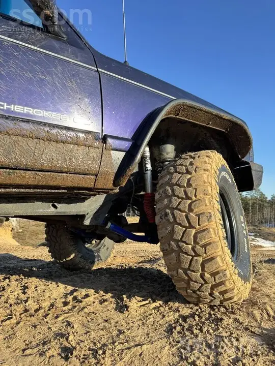 Jeep Cherokee 1999 photo 3