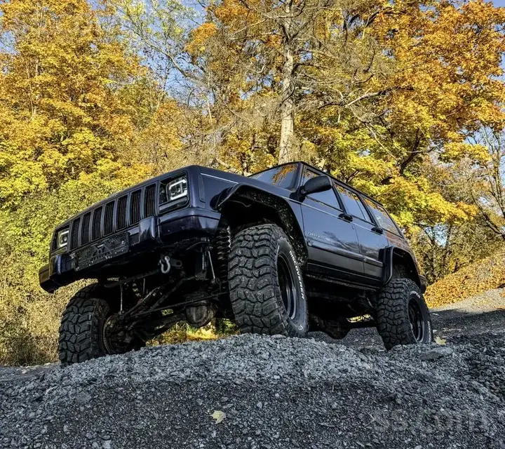 Jeep Cherokee