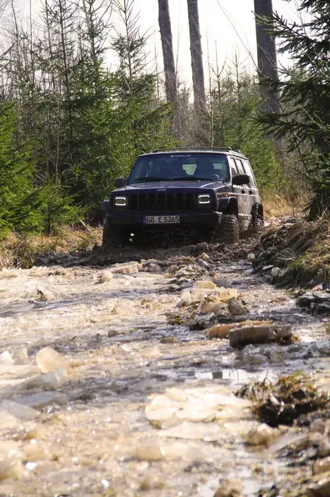 Jeep Cherokee 1999 photo 4