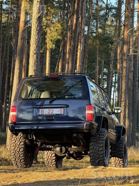 Jeep Cherokee 1999 photo 2