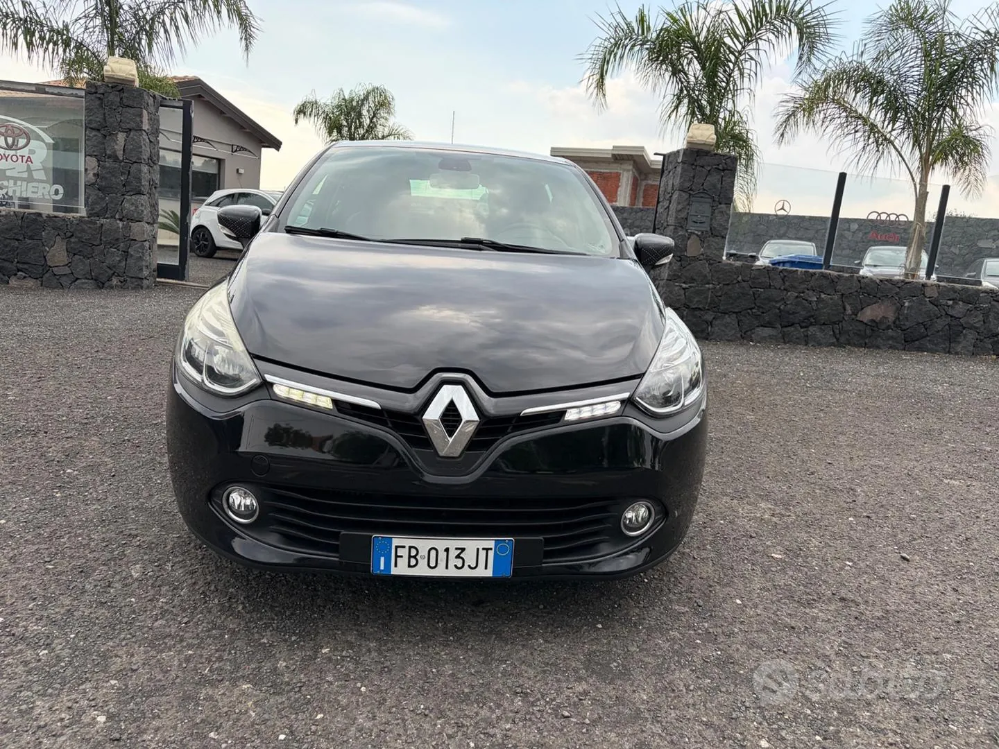 Renault Clio 2015 photo 2