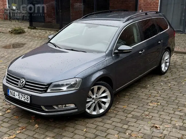 Volkswagen Passat 2012 photo 2