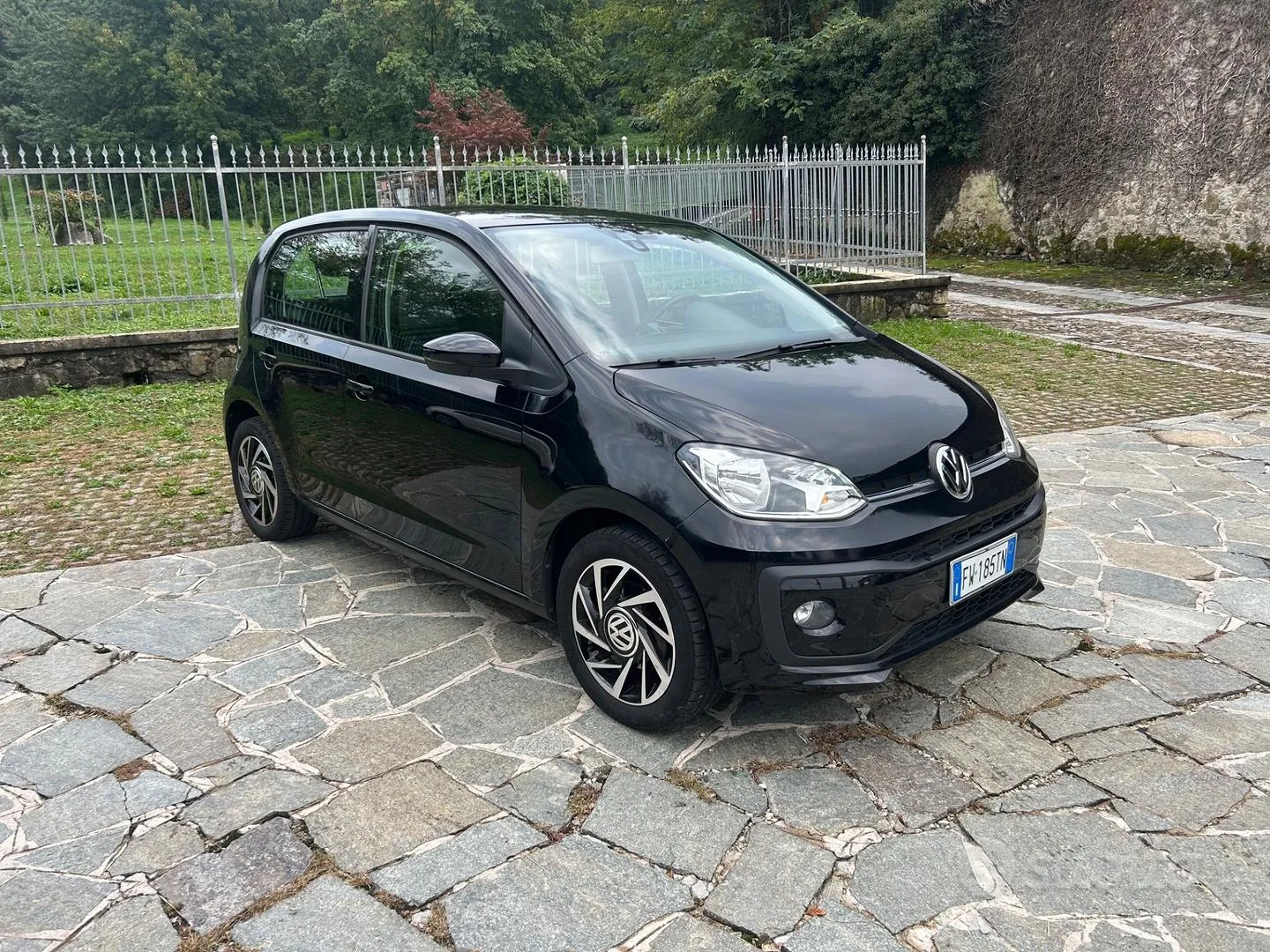 Volkswagen Up 2019 photo 3