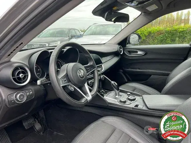 Alfa Romeo Giulia 2018 photo 5
