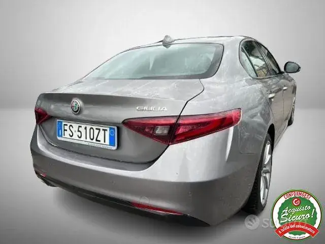Alfa Romeo Giulia 2018 photo 3