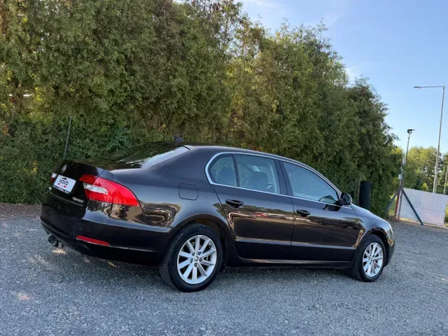 Skoda Superb 2014 photo 3