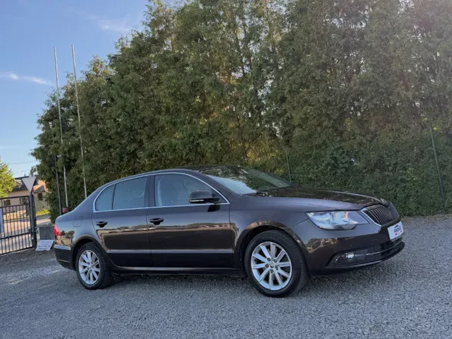 Skoda Superb 2014 photo 2