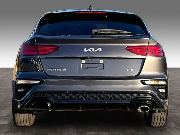 Kia Forte5 2022 photo 4