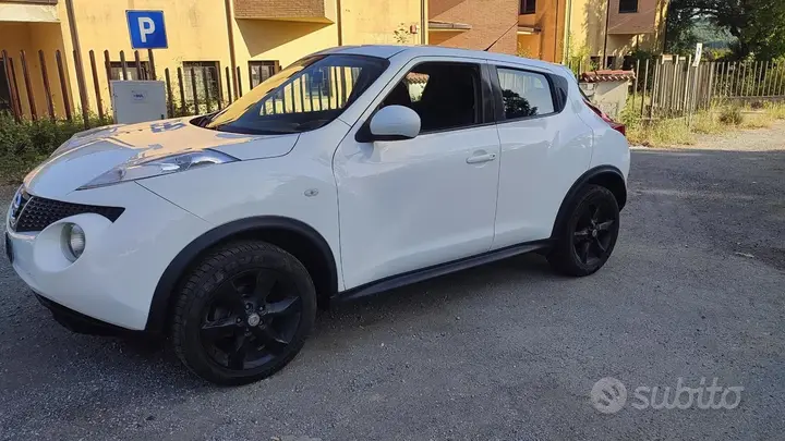 Nissan Juke 2011 photo 2