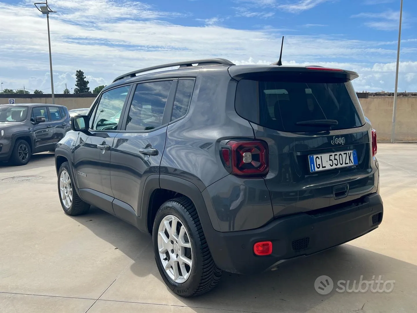 Jeep Renegade 2023 photo 3
