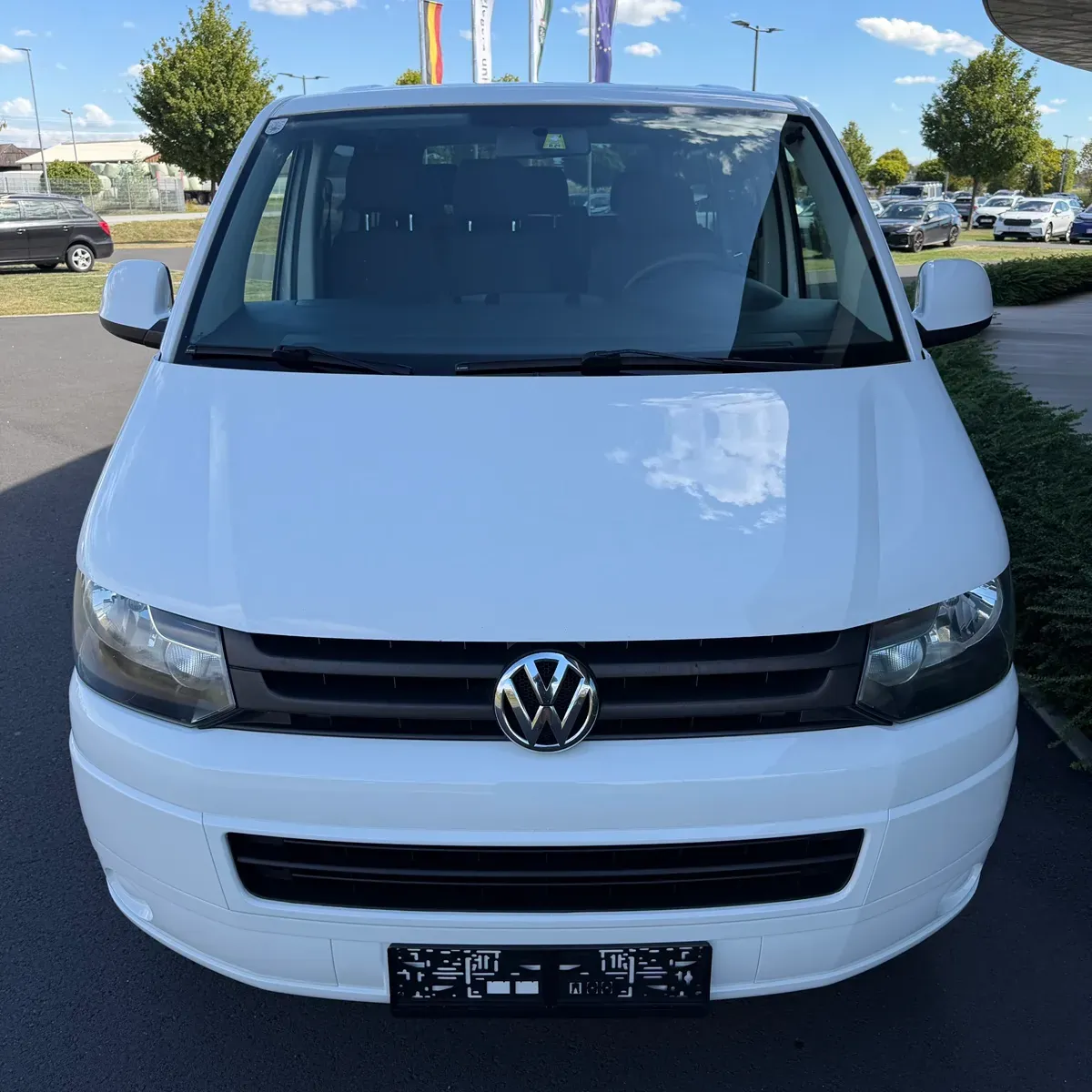 Volkswagen Multivan 2013 photo 2