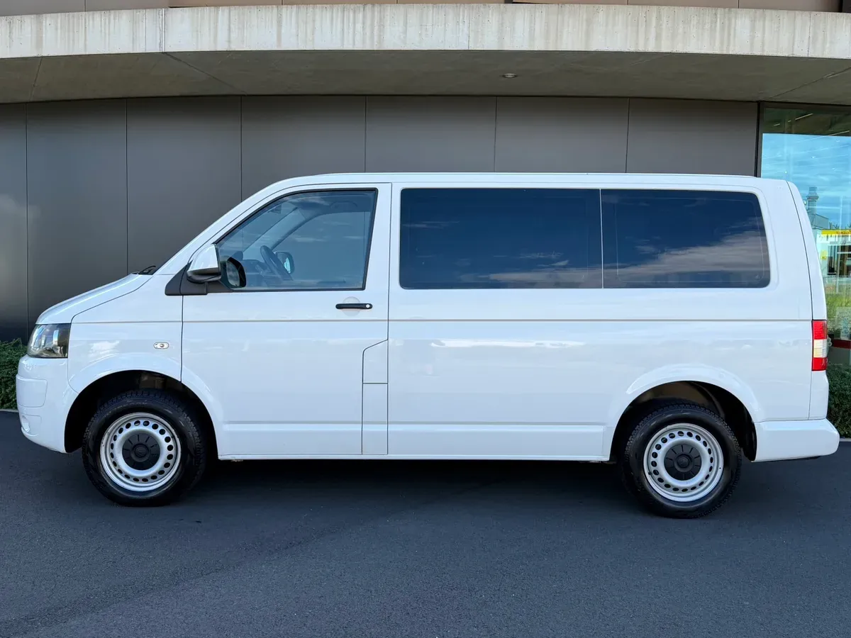 Volkswagen Multivan 2013 photo 3