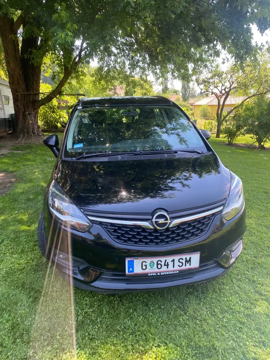 Opel Zafira Tourer 2017 photo 2