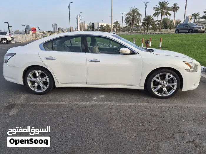 Nissan Maxima 2012 photo 2