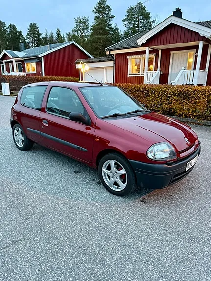 Renault Clio 1999 photo 2