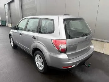 Subaru Forester 2011 photo 2