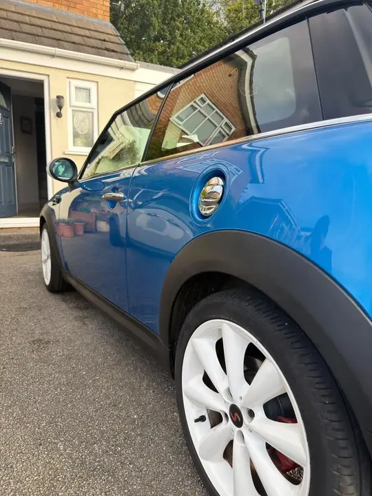 Mini Cooper S 2011 photo 2