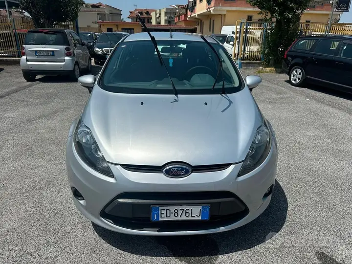 Ford Fiesta 2010 photo 4