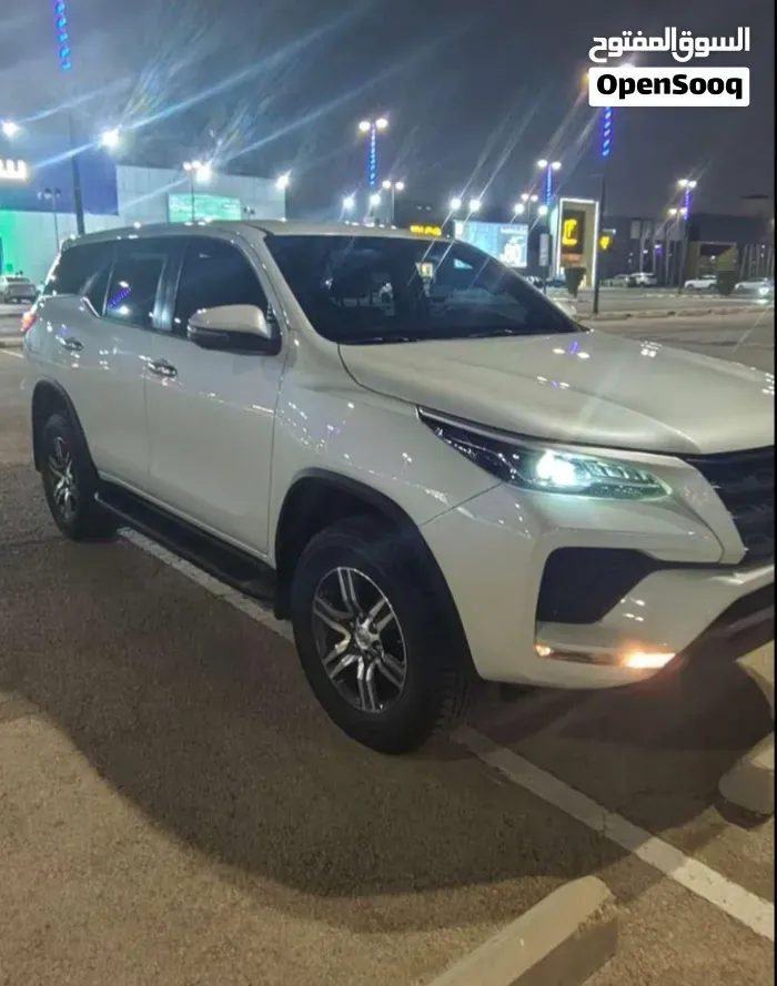 Toyota Fortuner 2023 photo 2