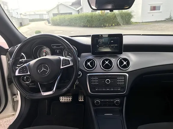 Mercedes-Benz Cla180 2015 photo 3