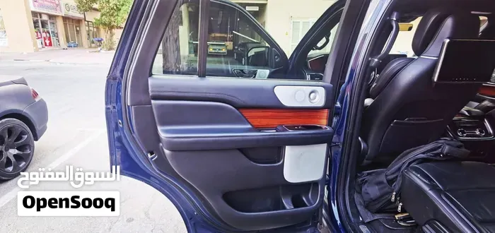 Lincoln Navigator 2018 photo 2
