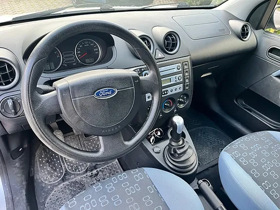 Ford Fiesta 2006 photo 3
