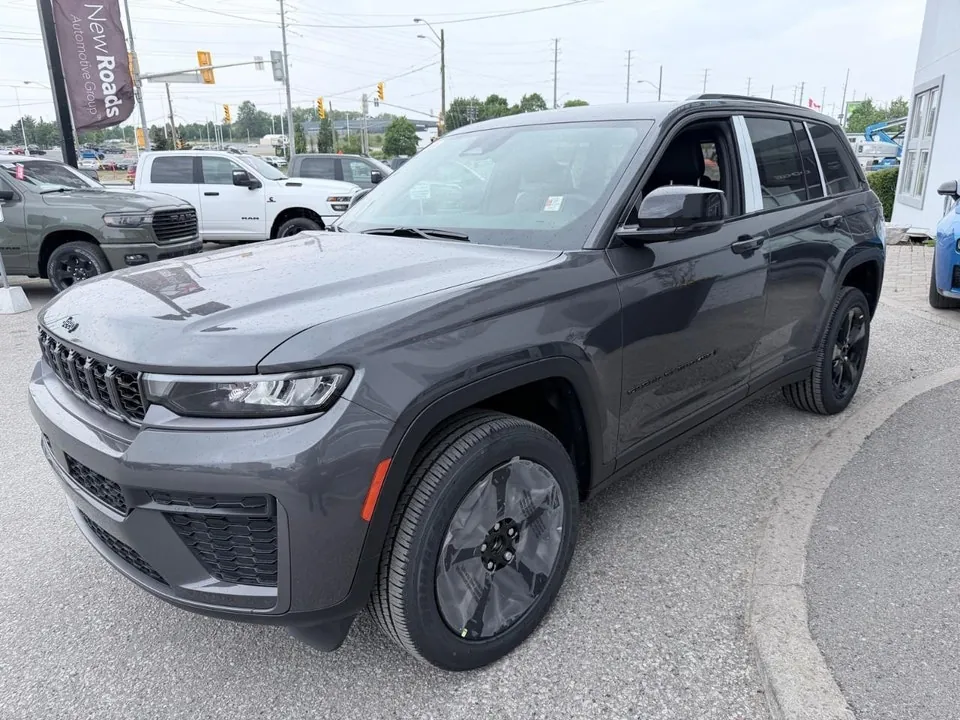 Jeep Grand Cherokee 2026 photo 2