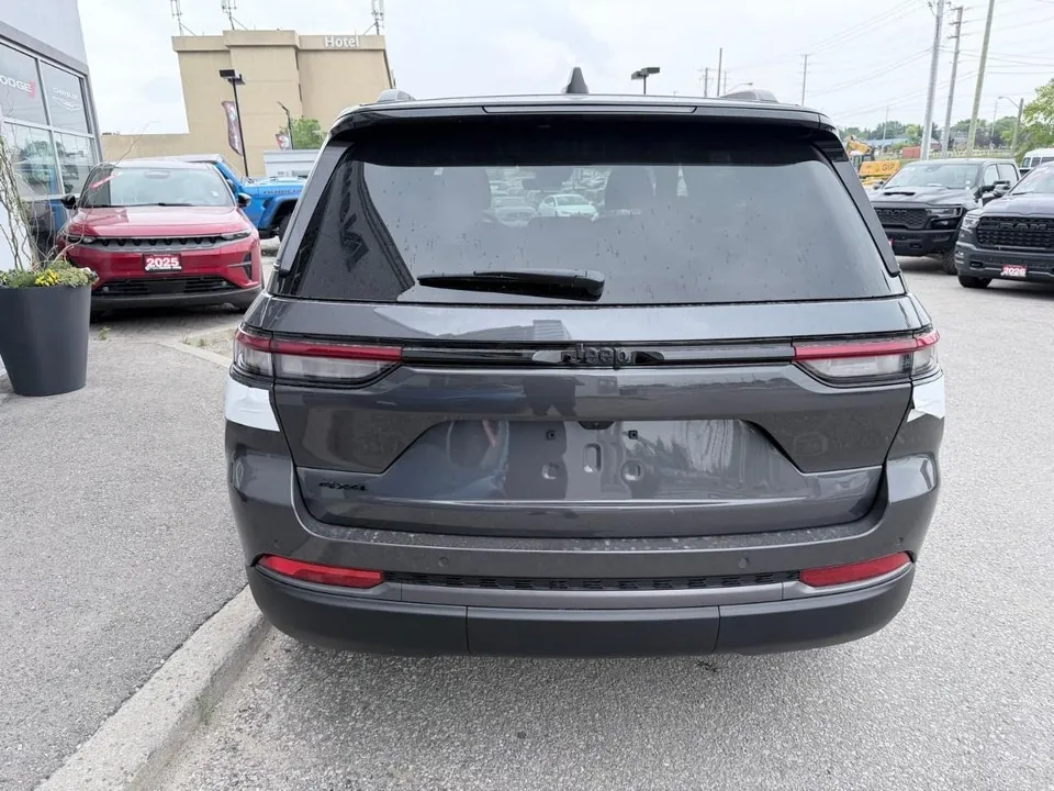 Jeep Grand Cherokee 2026 photo 5