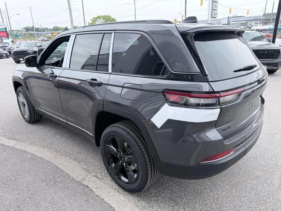 Jeep Grand Cherokee 2026 photo 4