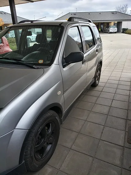 Suzuki Ignis 2008 photo 2