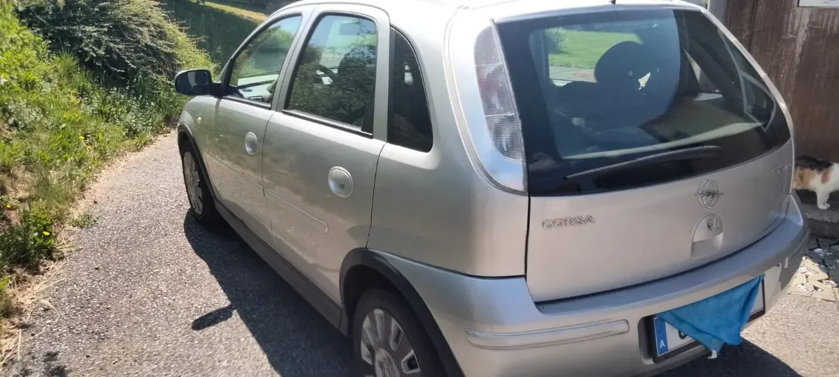 Opel Corsa 2005 photo 2