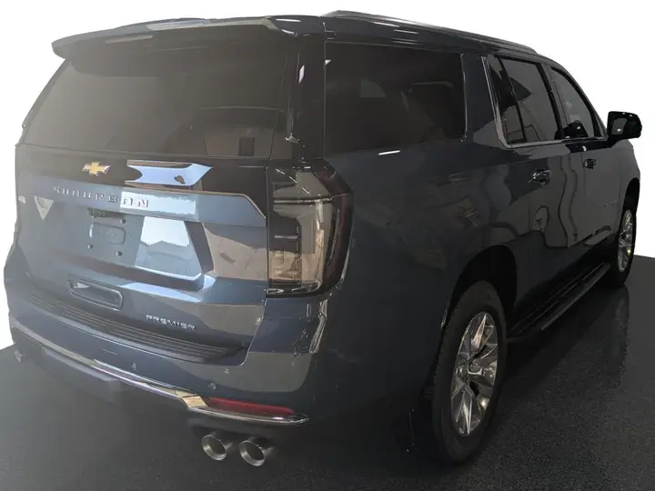 Chevrolet Suburban 2026 photo 3