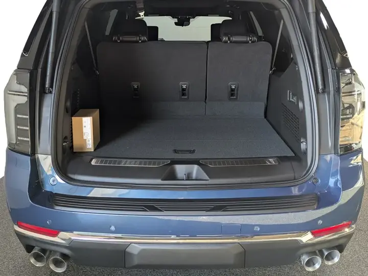 Chevrolet Suburban 2026 photo 5