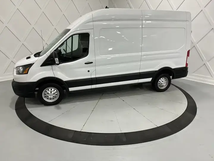 Ford Transit Cargo Van 2023 photo 2