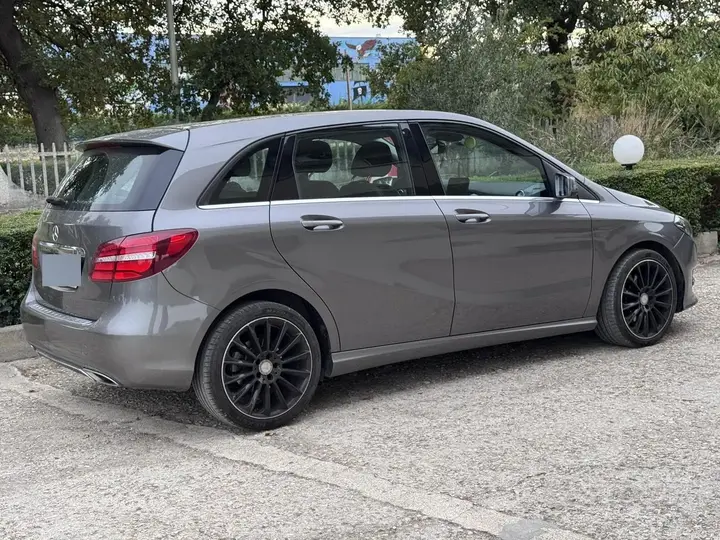 Mercedes-Benz B-Class 2017 photo 5